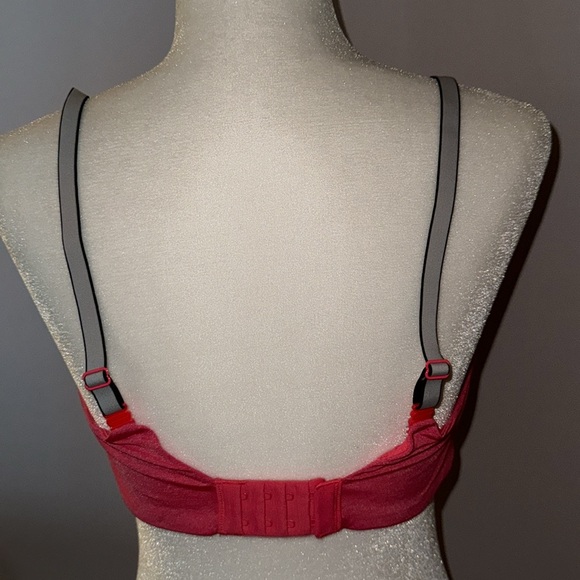 Victoria’s Secret Bra pink 36C No wires interchangeable straps - Picture 3 of 7